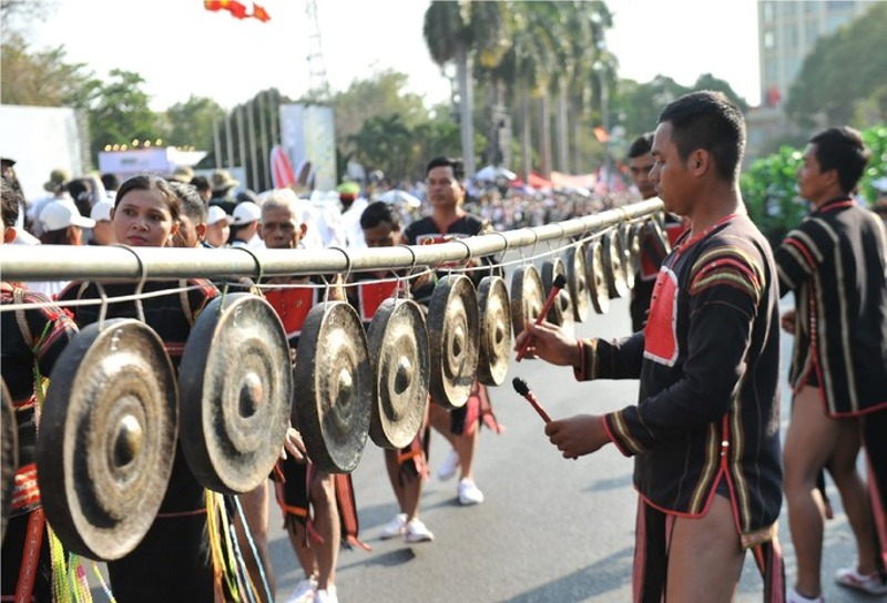 da sac mau le hoi duong pho buon ma thuot hinh 3