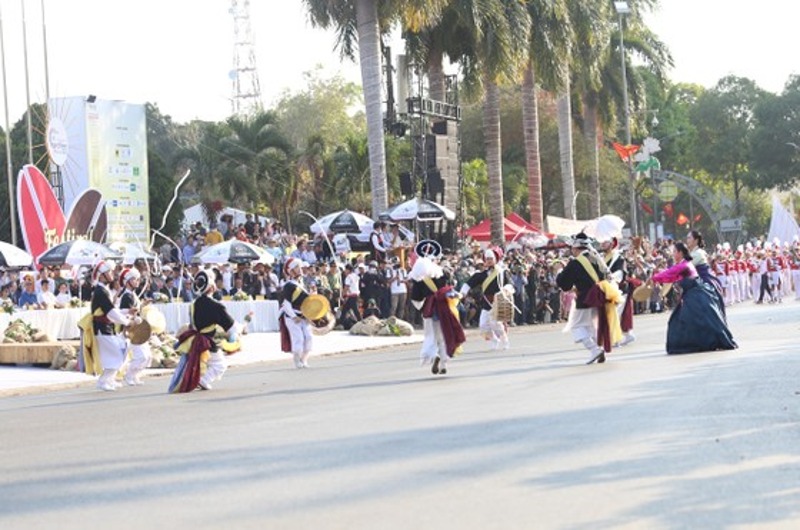 da sac mau le hoi duong pho buon ma thuot hinh 2