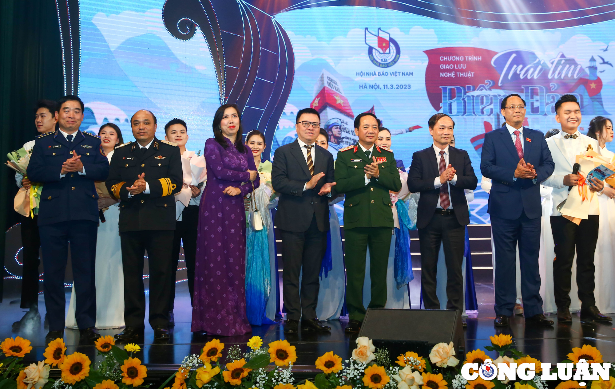 tri an nhung nguoi da cong hien cuoc doi minh cho su nghiep bao ve bien dao hinh 7