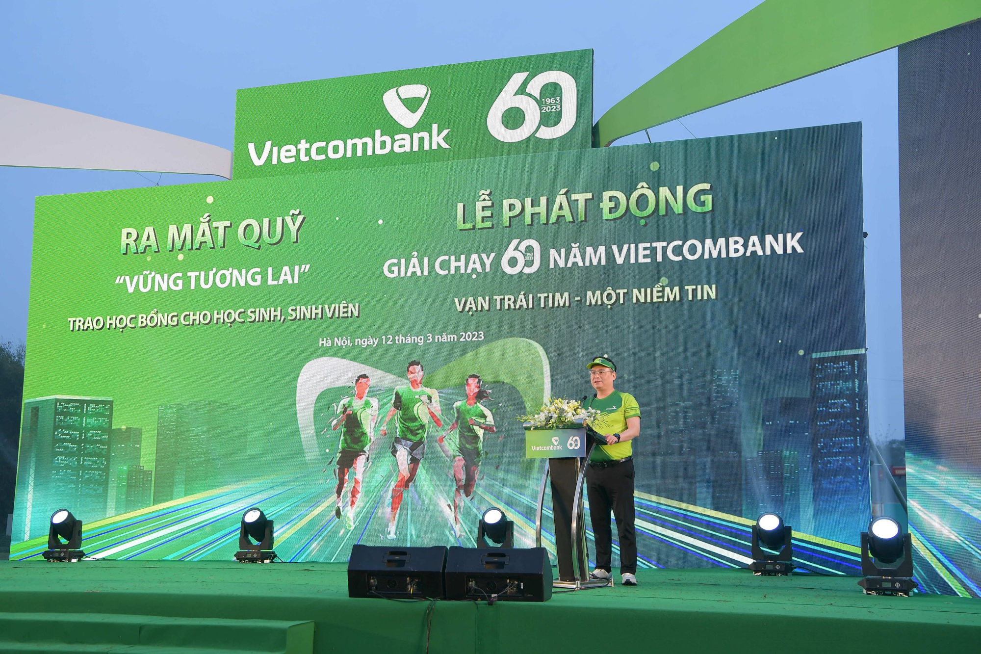 vietcombank ra mat quy vung tuong lai ho tro hoc bong cho hoc sinh sinh vien ngheo va phat dong giai chay hinh 3