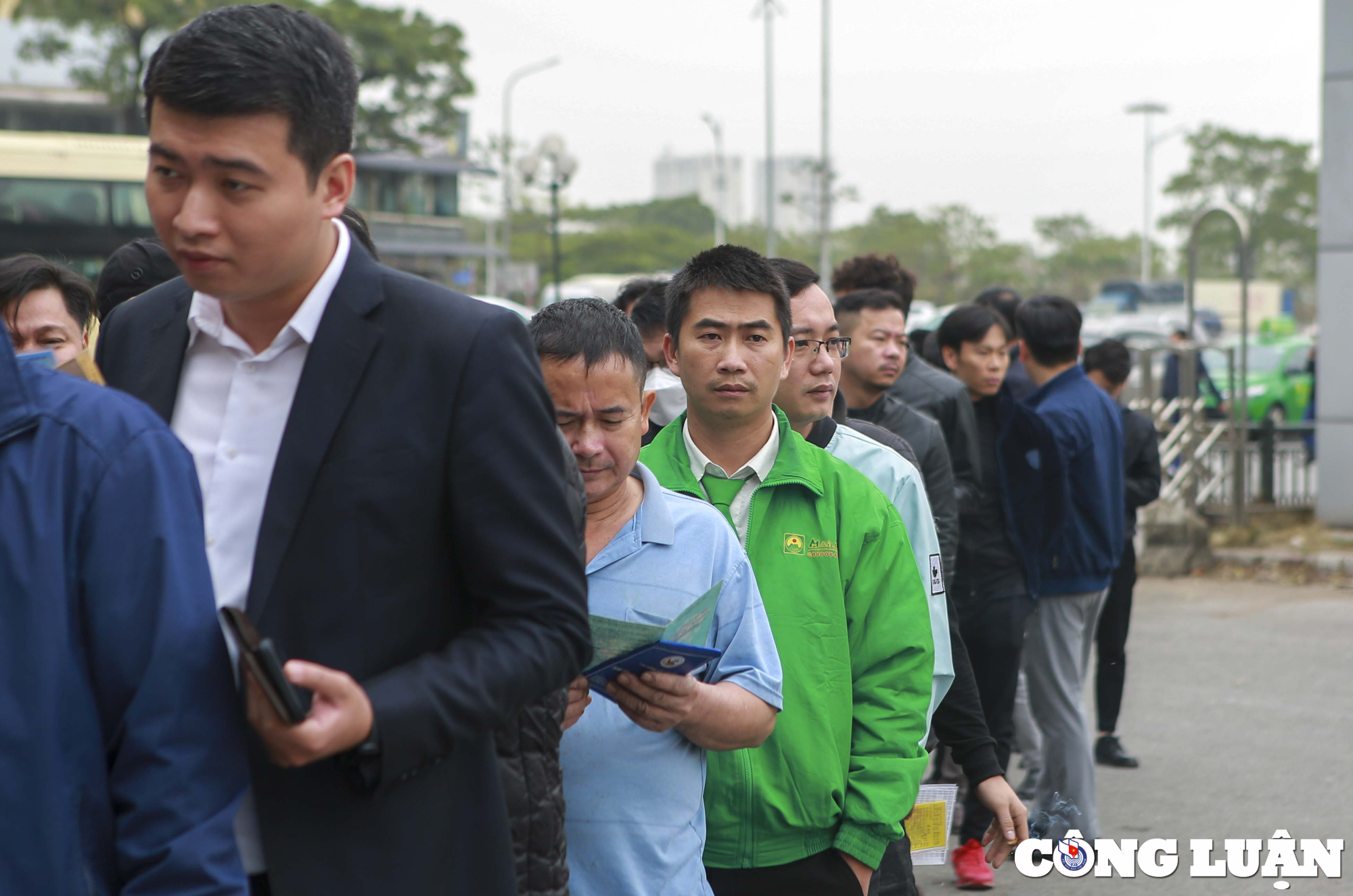 nguoi dan nguoc xuoi khong dang kiem duoc danh ve ha noi cam phieu hen 10 ngay hinh 7