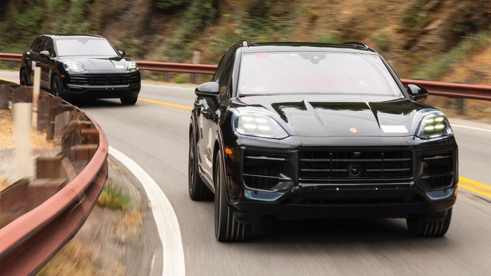 porsche du kien ra mat cayenne dien vao nam 2026 hinh 1