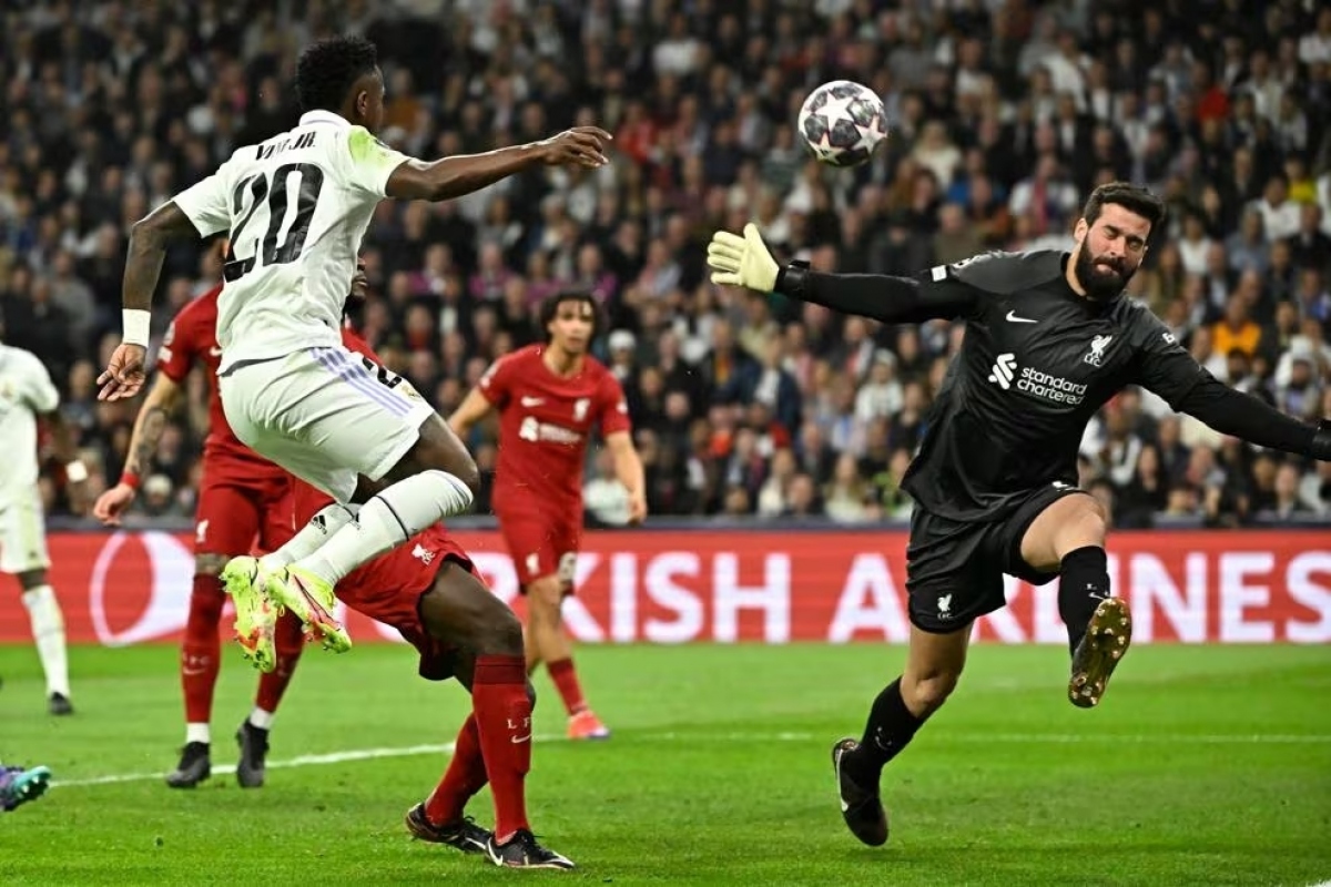 benzema ghi ban duy nhat real tien liverpool roi champions league hinh 1