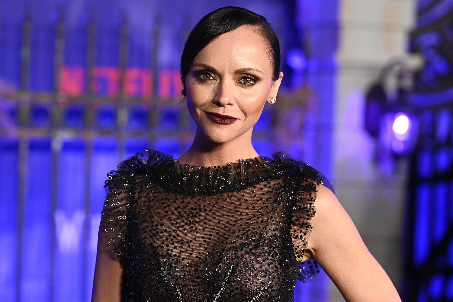 christina ricci suyt bi kien vi tu choi dong canh nong hinh 1