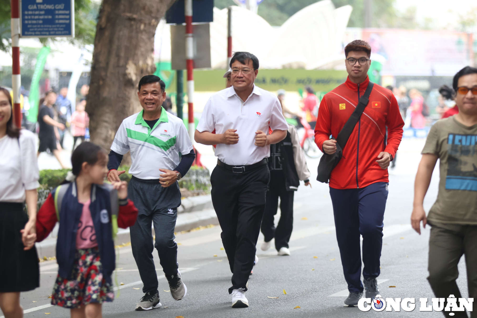 vinh quang the thao viet nam  huong toi sea games 32 nang cao suc khoe toan dan hinh 4