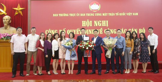 bo nhiem ong nguyen van dung lam pho tong bien tap tap chi mat tran hinh 5