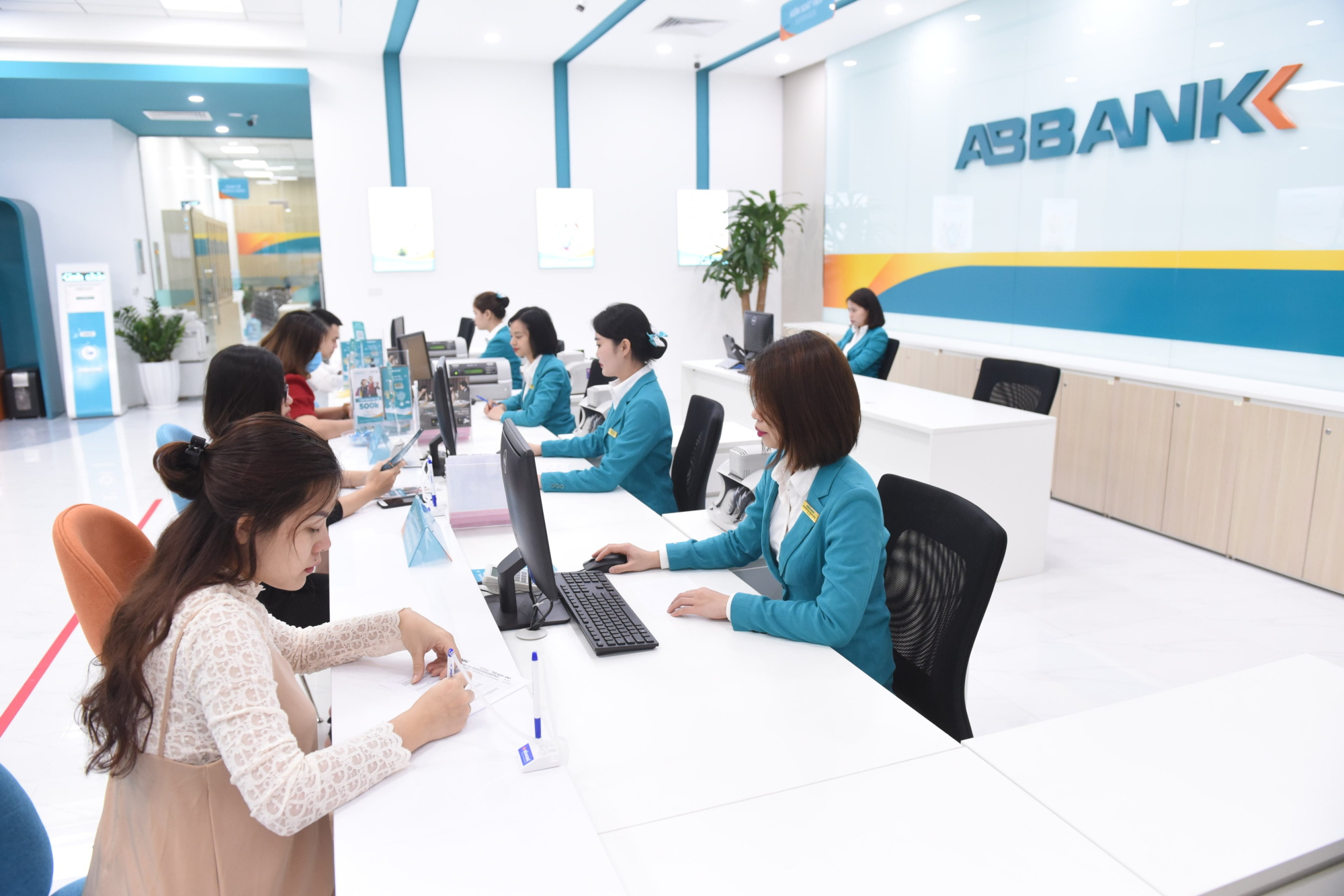 abbank uu dai lai suat cho vay san xuat kinh doanh chi 55 nam hinh 1