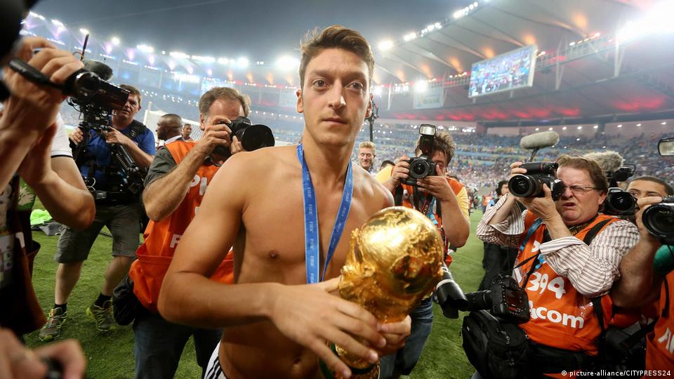 tien ve mesut ozil giai nghe sau 17 nam thi dau chuyen nghiep hinh 3