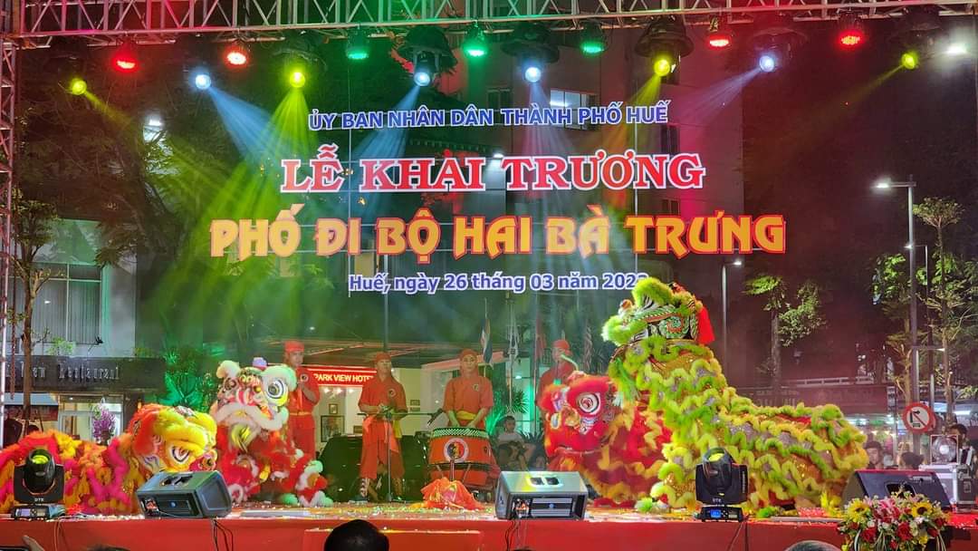 thanh pho hue khai truong tuyen pho di bo duoc dau tu 97 ty dong hinh 3