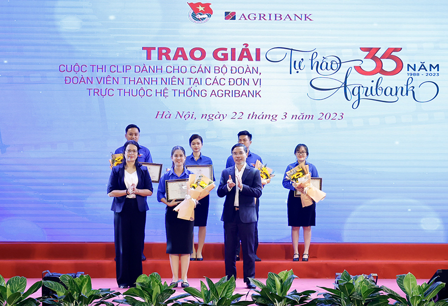 tuoi tre agribank chung suc nang cao hinh anh va thuong hieu agribank hinh 9