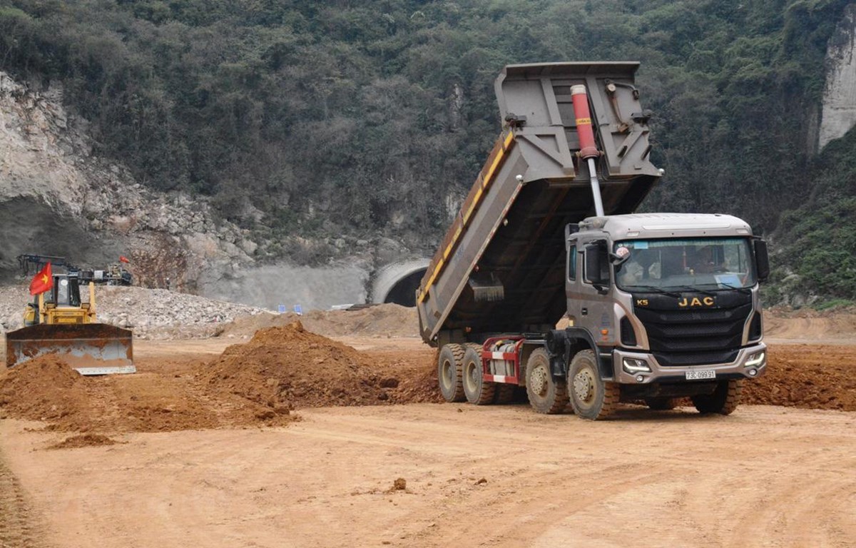 chinh phu cho phep khai thac dat dap tai cac mo da het han phuc vu cao toc bac  nam hinh 1