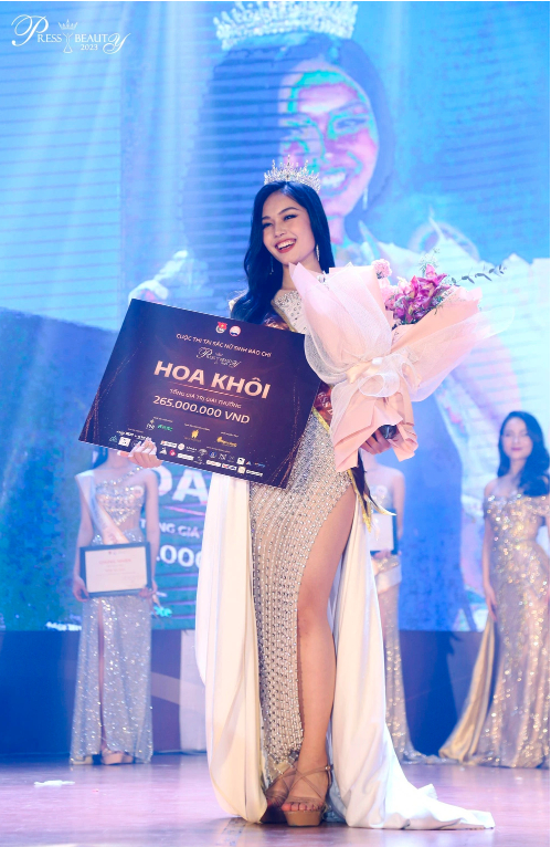 nguyen thuc uyen nhi gianh hoa khoi bao chi  press beauty 2023 hinh 1