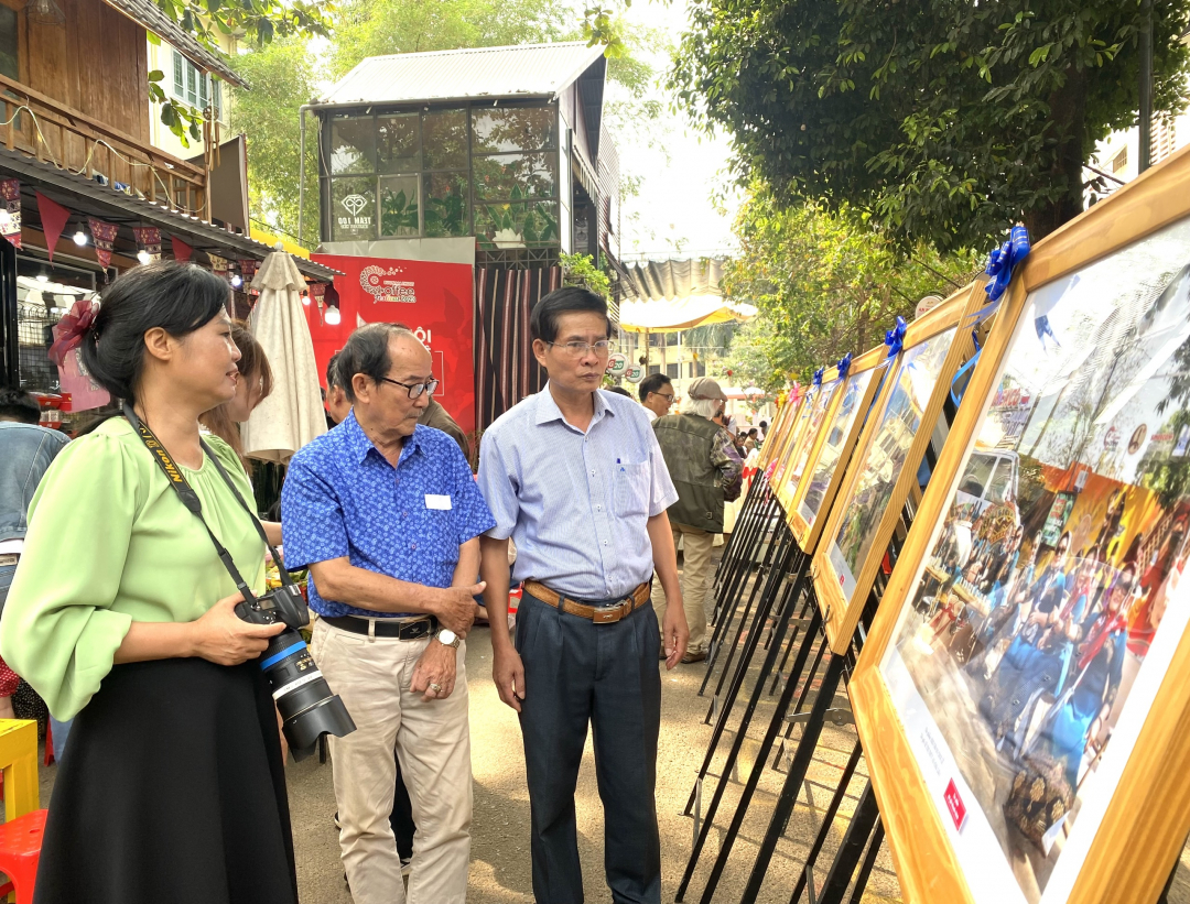 trao giai cuoc thi anh khoanh khac le hoi ca phe buon ma thuot lan thu 8 nam 2023 hinh 2