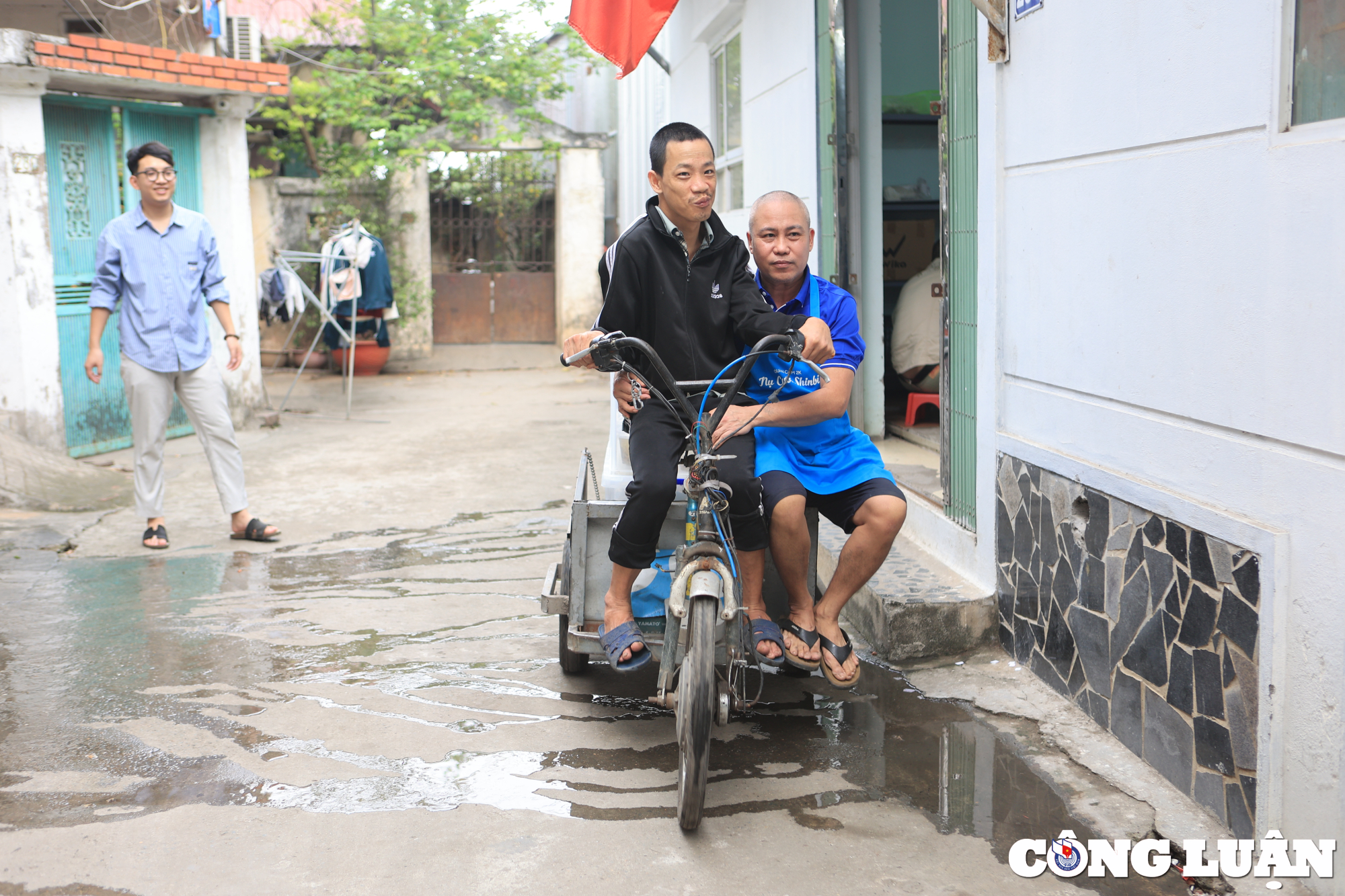 ha noi am long quan com 2000 dong chi phuc vu nhung vi khach dac biet hinh 18