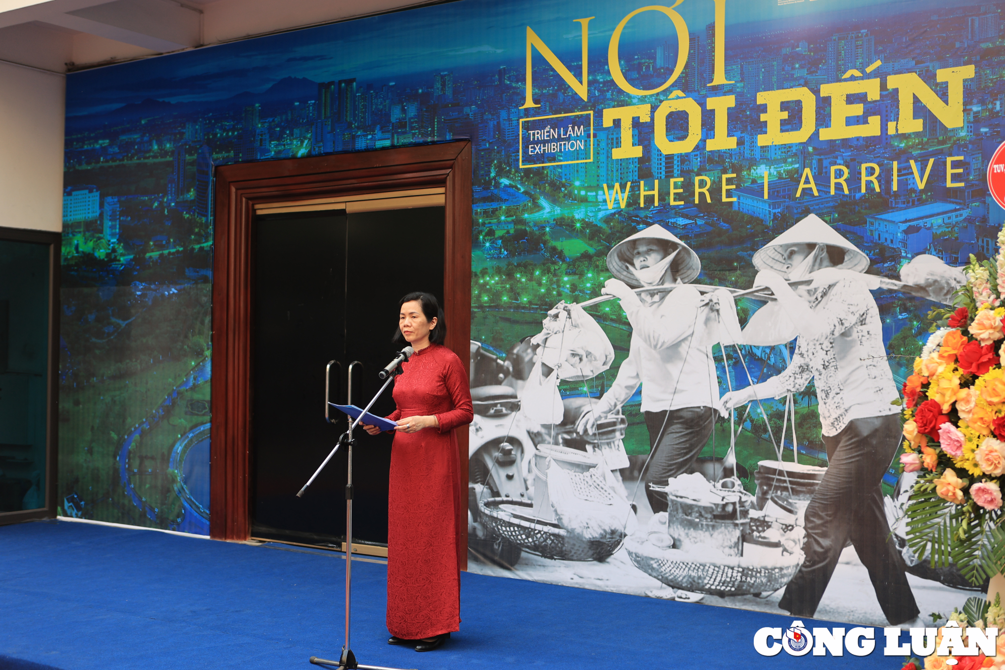 nhung nu lao dong roi xa que huong de muu sinh duoc tai hien qua trien lam noi toi den hinh 1