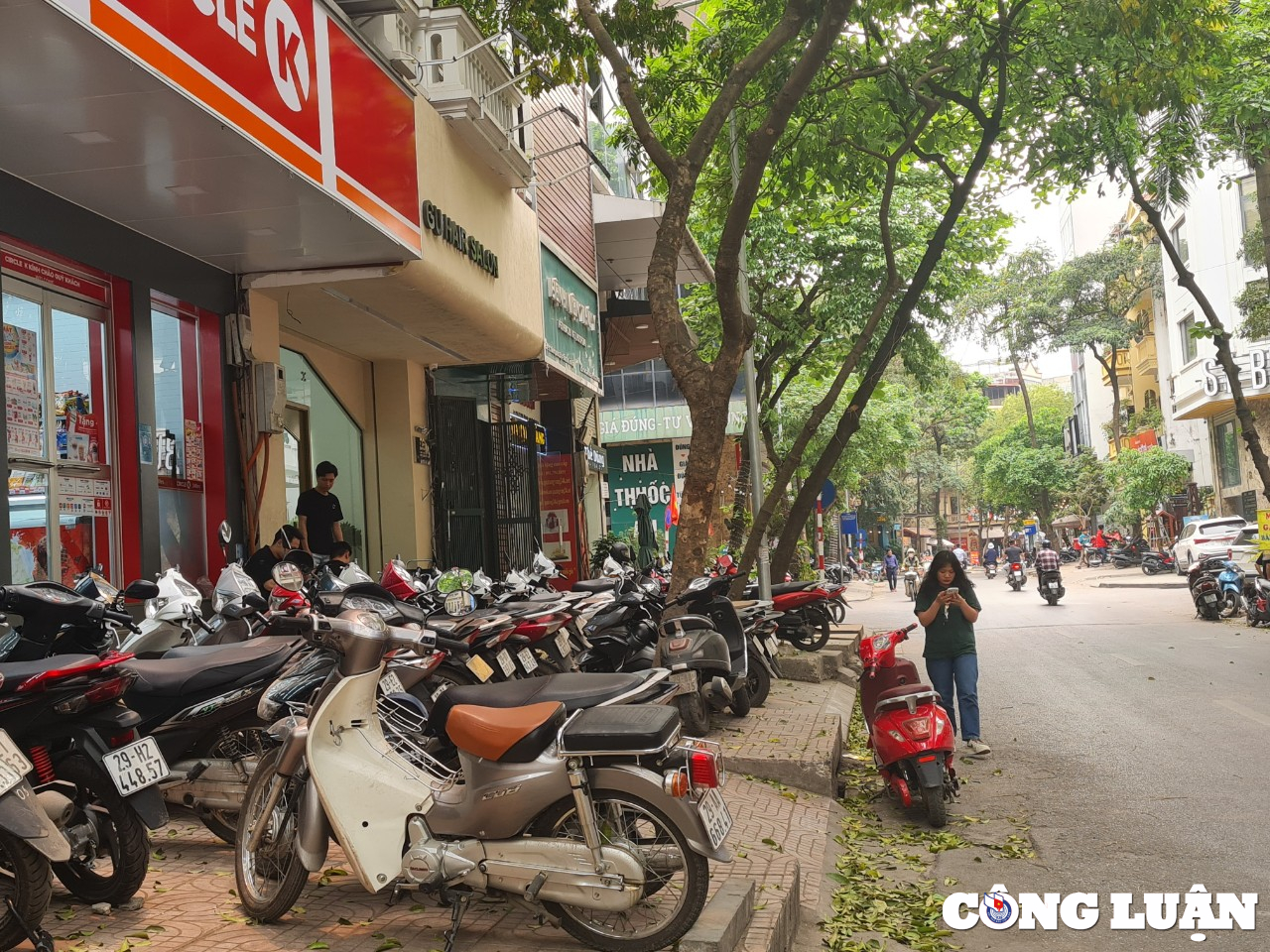 dong da ha noi nhieu tuyen pho via he van bi lan chiem hinh 5