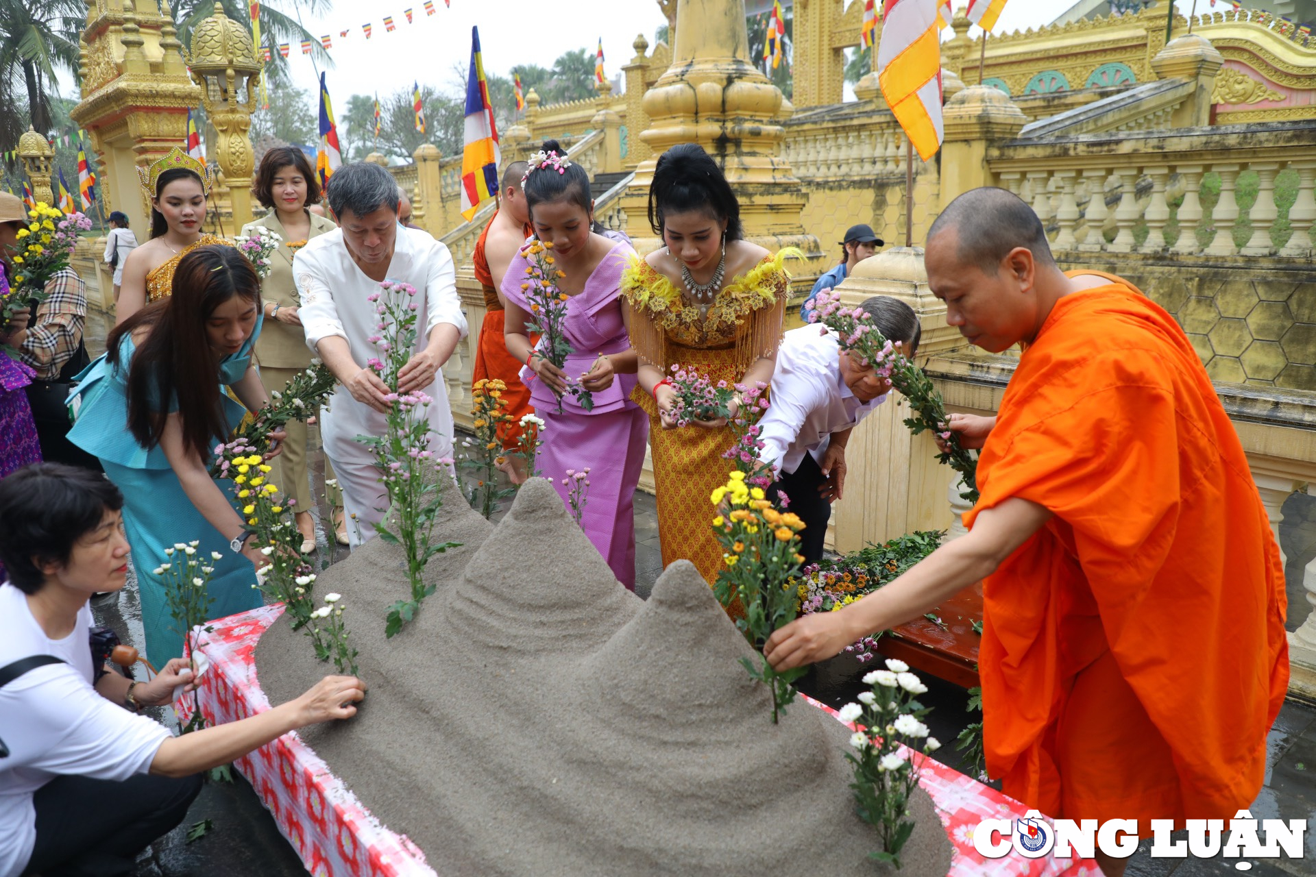 dong bao khmer ron rang don tet chol chnam thmay hinh 7