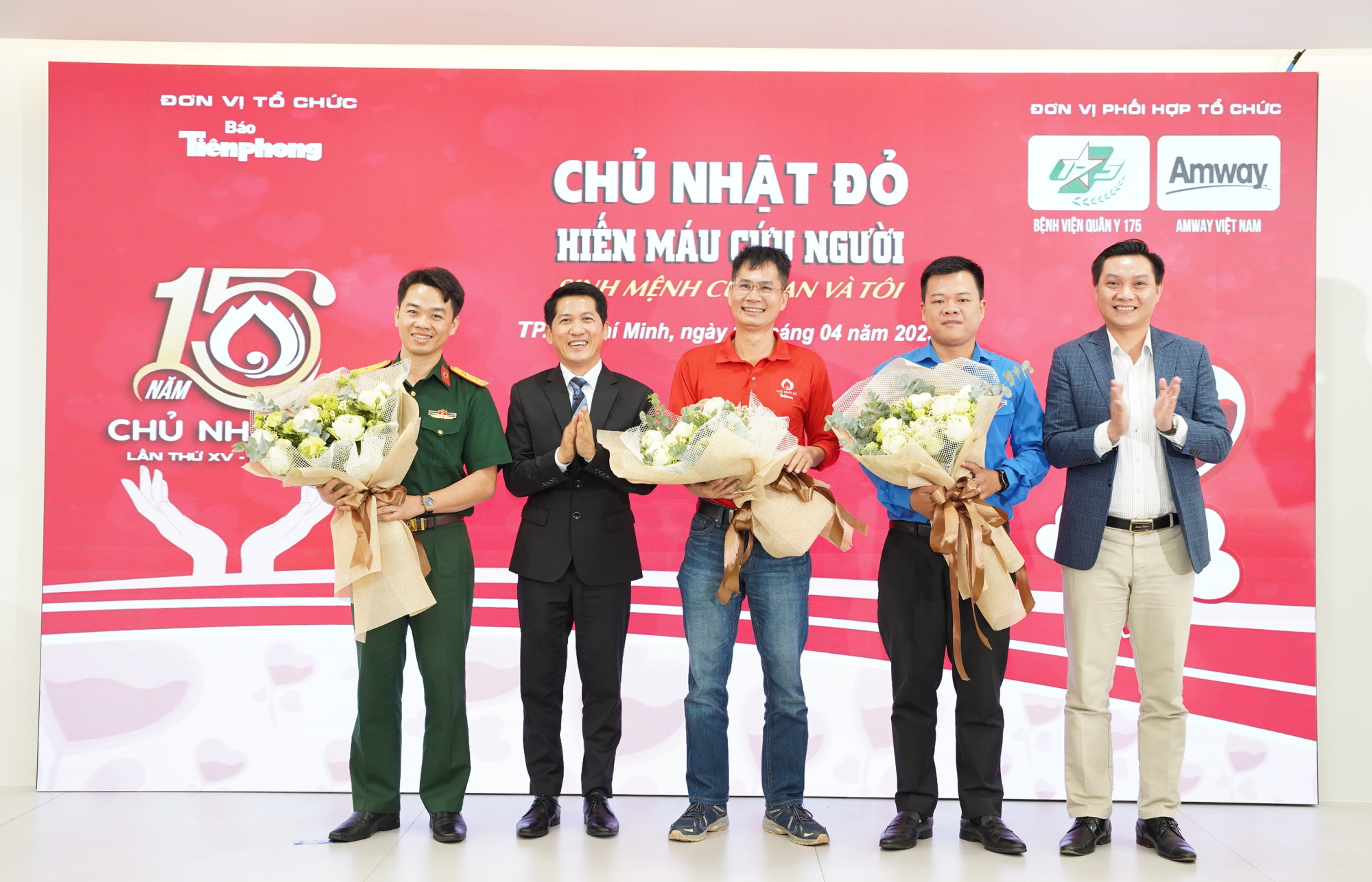 amway viet nam vinh du nhan bang khen tu trung uong doan thanh nien cong san ho chi minh hinh 2