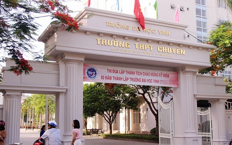 vu nu sinh truong thpt chuyen dai hoc vinh tu tu giao vien chu nhiem bi tam dinh chi hinh 1