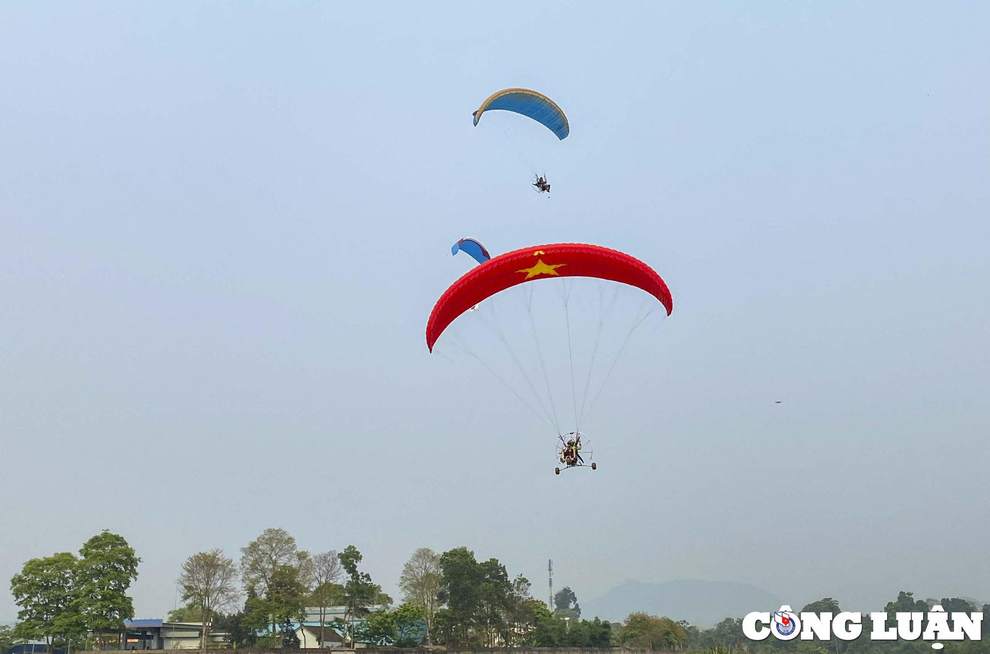 nghe an hang nghin nguoi hao huc ngam nhin man bieu dien du luon hinh 10