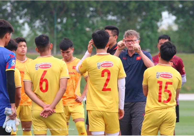 hlv troussier gach ten 7 cau thu u22 viet nam truoc sea games 32 hinh 3