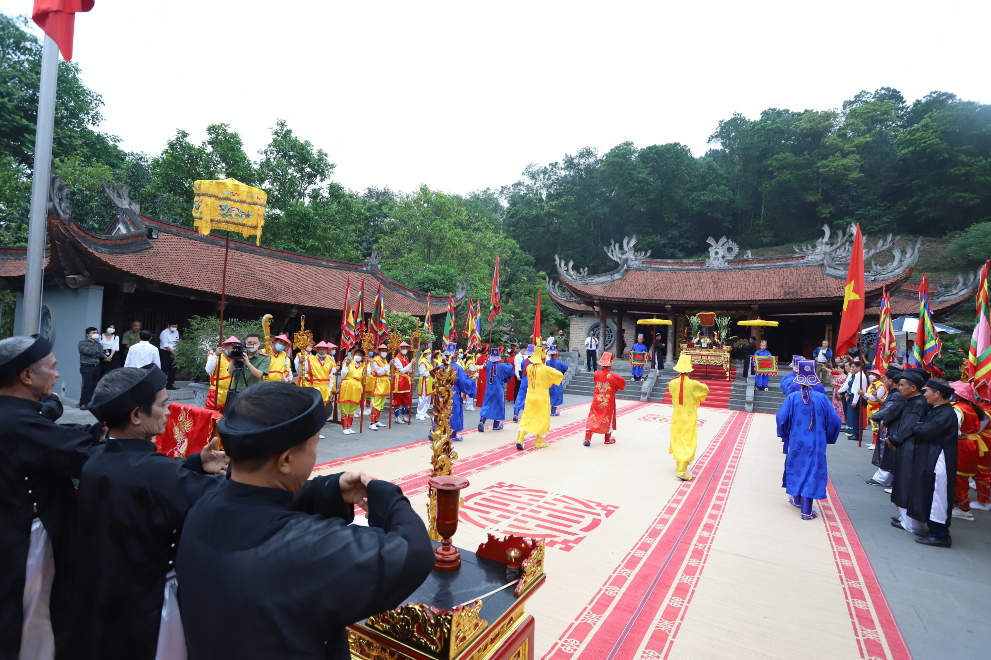 phu tho dang huong tuong niem duc quoc to lac long quan va to mau au co hinh 5