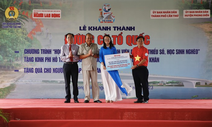 bao nguoi lao dong khanh thanh cong trinh duong co to quoc hinh 2