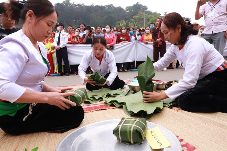 soi noi hoi thi lam banh chung banh day tai le hoi den hung 2023 hinh 1