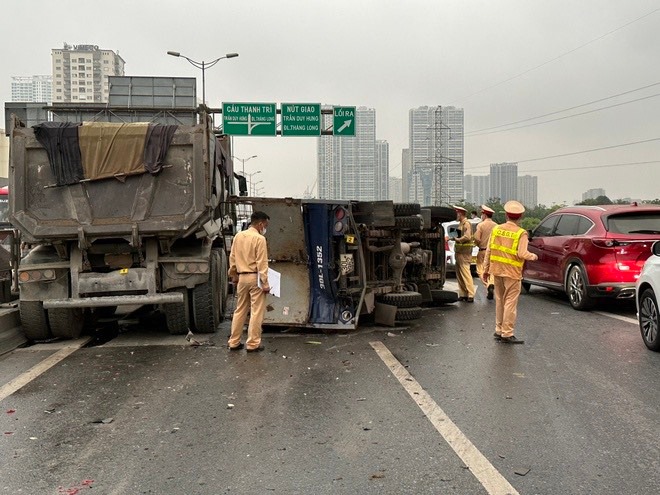 ha noi 5 o to dam lien hoan duong vanh dai 3 tac cung hinh 1