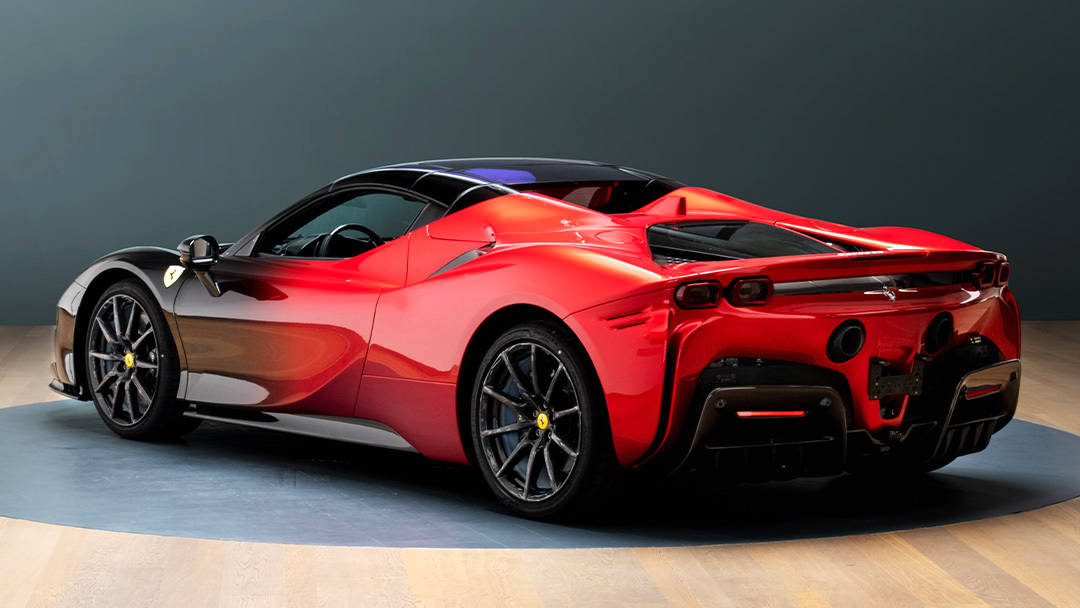 chiem nguong ferrari sf90 spider phoi hai tong mau doc la hinh 2