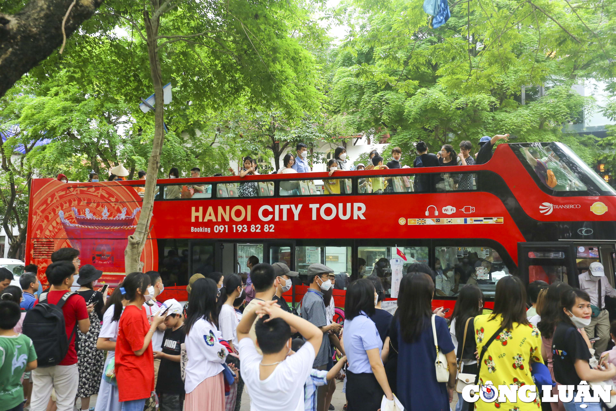 ha noi hang nghin nguoi xep hang dai cho di xe buyt hai tang mien phi hinh 13