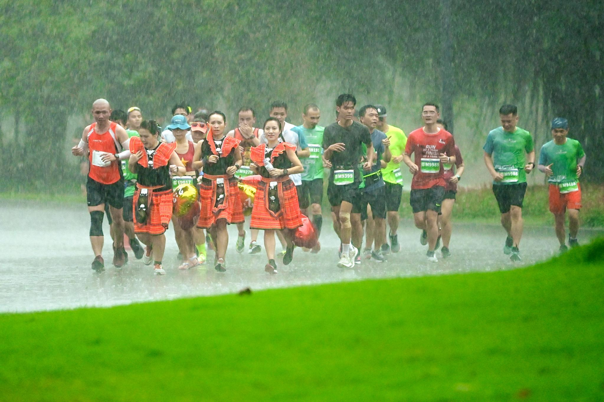 nhung khoanh khac kho quen tren duong dua ecopark marathon 2023 hinh 1