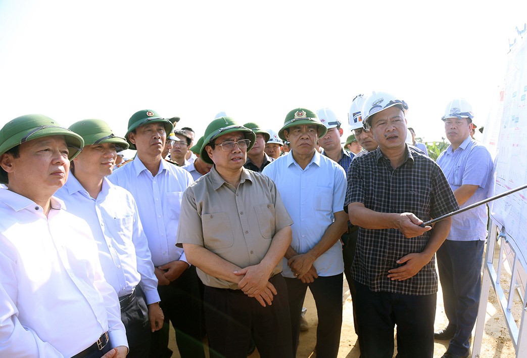 thu tuong pham minh chinh kiem tra tien do cao toc bac  nam doan qua tinh ha tinh hinh 2