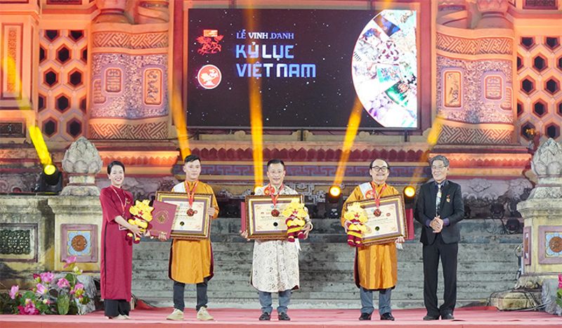 4 ky luc viet nam duoc xac lap tai festival nghe truyen thong hue hinh 2