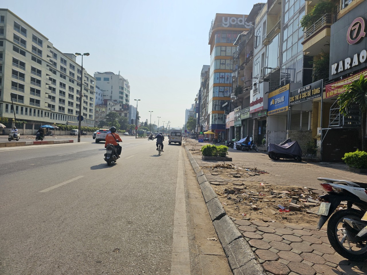 tuyen duong khong mot bong cay tai ha noi nguoi dan vi nhu cai long chao hinh 2