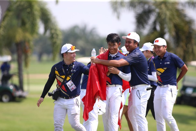 golfer 15 tuoi gianh huy chuong vang cho doan viet nam tai sea games 32 hinh 1