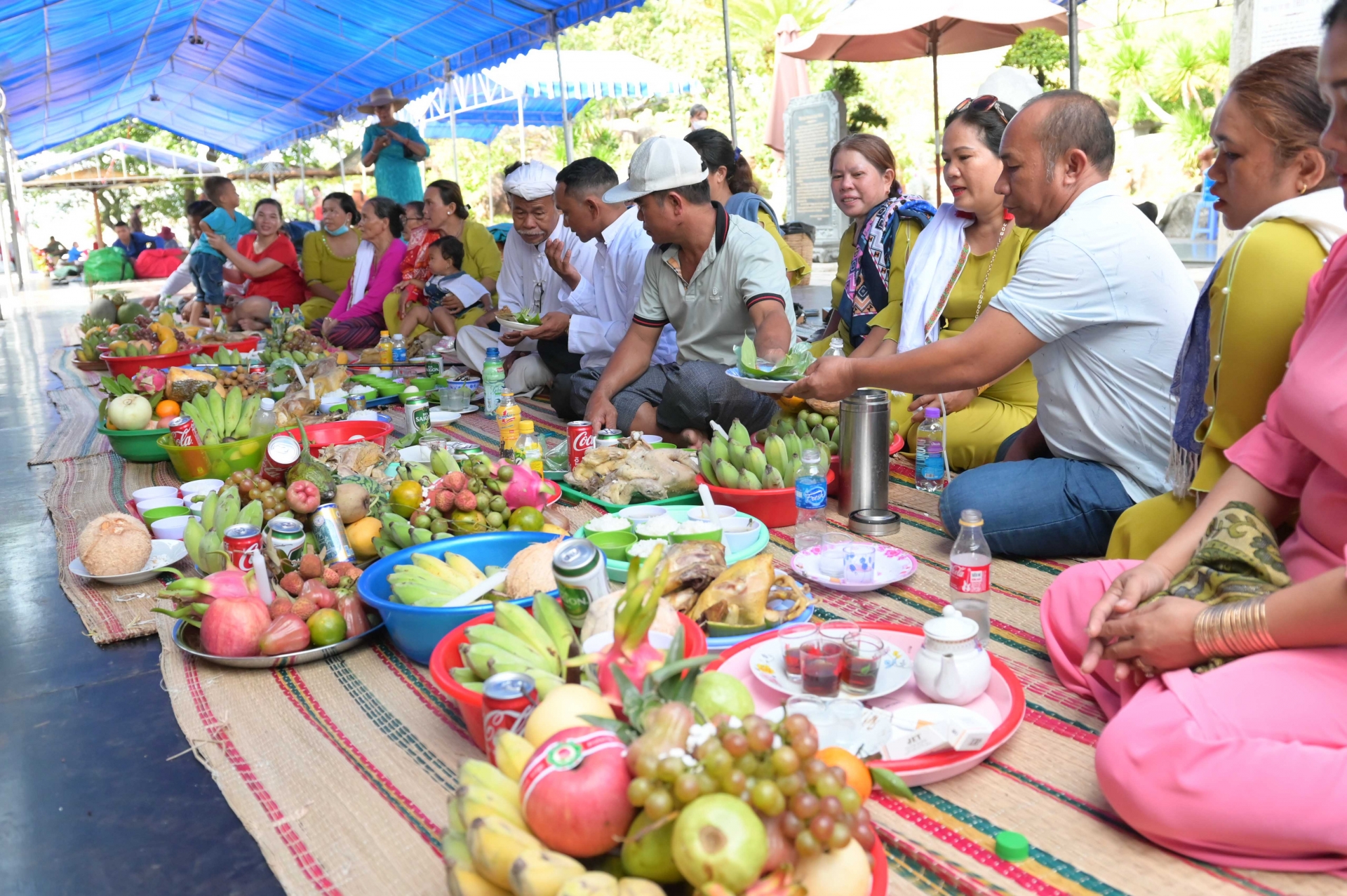 le hoi thap ba ponagar nam 2023 don hang nghin du khach hinh 4