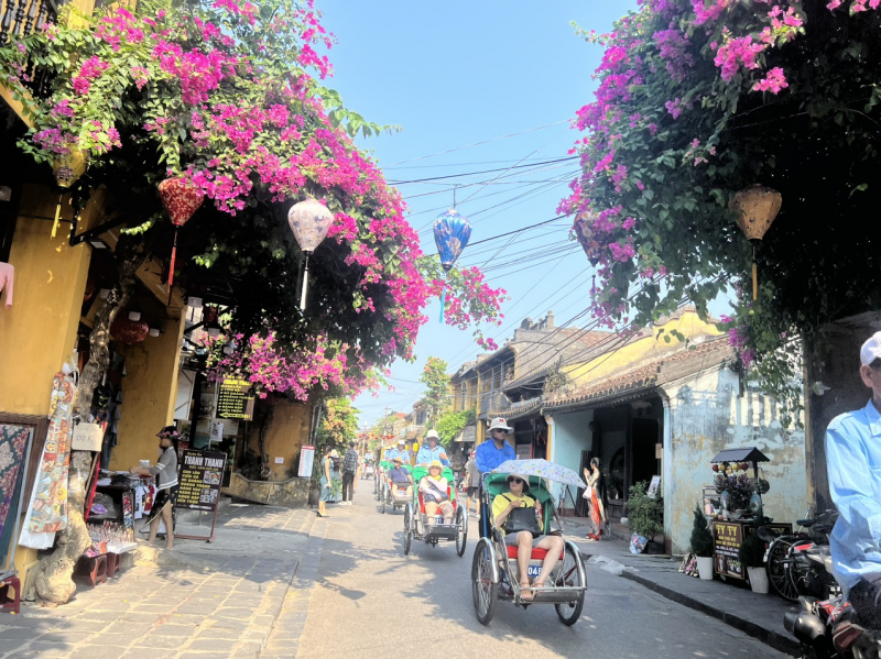 hoi an mo rong khong gian pho danh cho nguoi di bo va xe khong dong co hinh 3