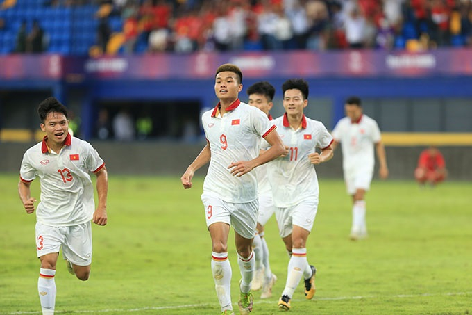 du doan doi hinh u22 viet nam vs u22 indonesia van tung tro lai hang cong hinh 1