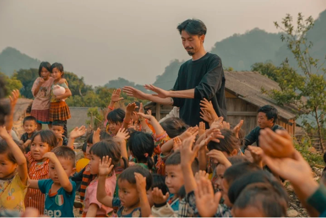 den vau dem loi nhuan tu mv nau an cho em de xay truong cho cac em nho vung cao hinh 3