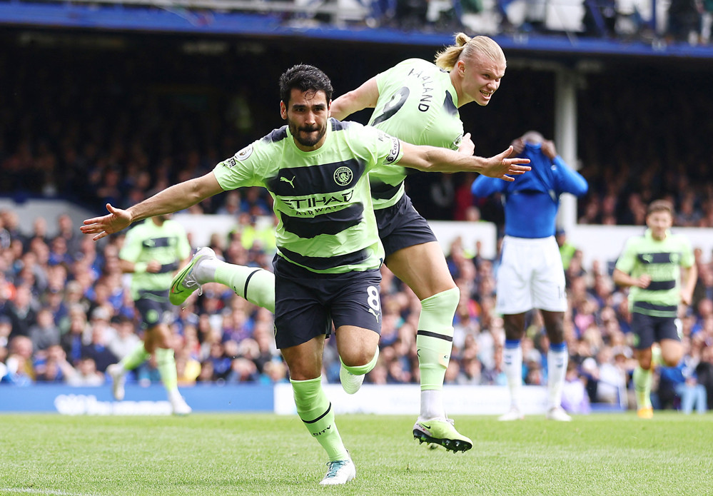 haaland va gundogan toa sang man city vung ngoi dau ngoai hang anh hinh 1