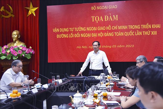 van dung tu tuong ngoai giao ho chi minh trong trien khai duong loi doi ngoai dai hoi xiii cua dang hinh 1