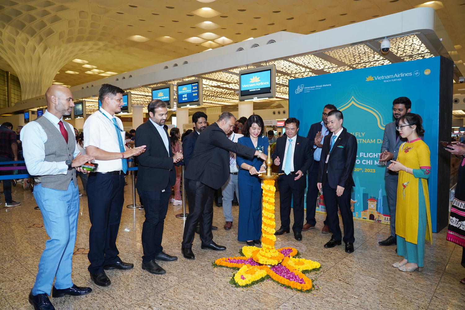 vietnam airlines khai truong duong bay thang giua ha noi va mumbai an do hinh 1