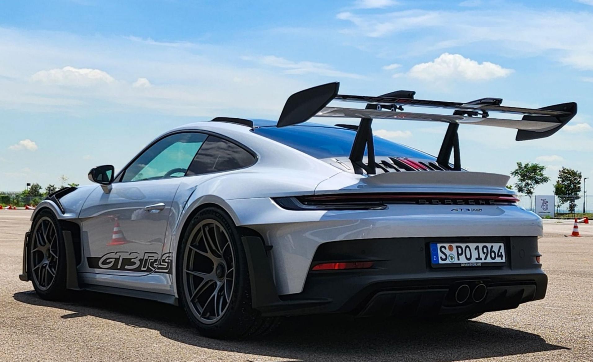 sieu xe porsche 911 gt3 rs 2023 dau tien cap ben dong nam a hinh 3