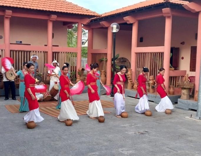 phat trien du lich vung dong bao cham o ninh thuan hinh 1