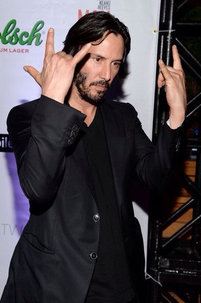 keanu reeves bieu dien rock hay nhu nhap vai john wick hinh 2