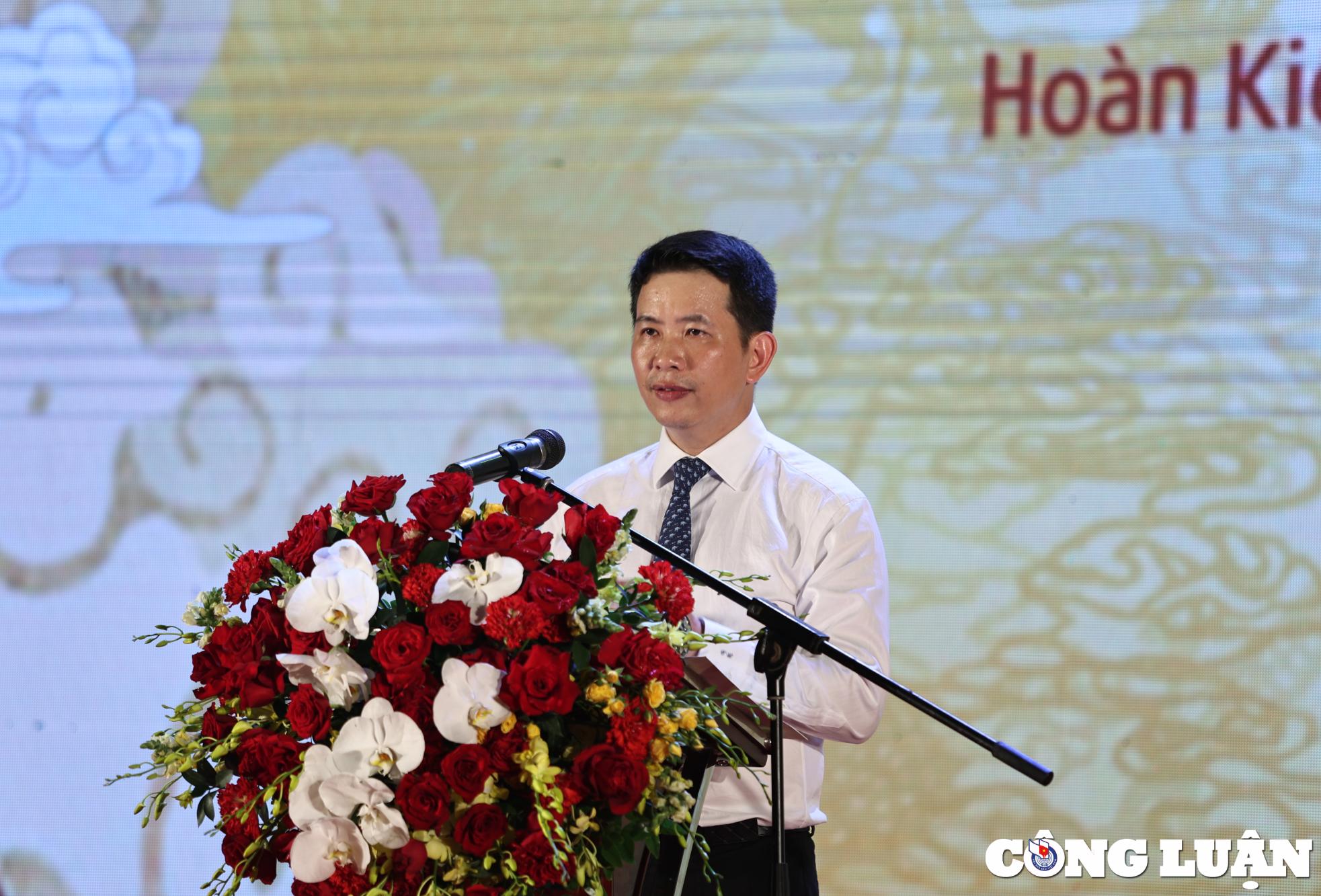 Chủ tịch UBND quận Hoàn Kiếm Phạm Tuấn Long phát biểu khai mạc sự kiện.
