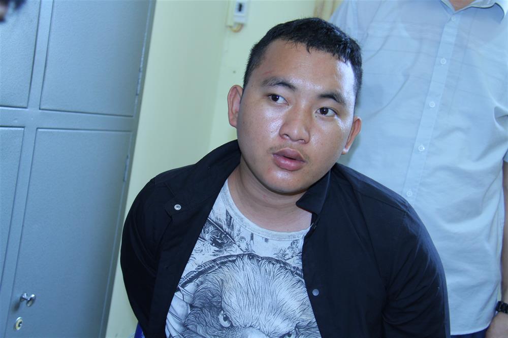 bat doi tuong van chuyen 10 banh heroin tu dien bien sang lao cai tieu thu hinh 1