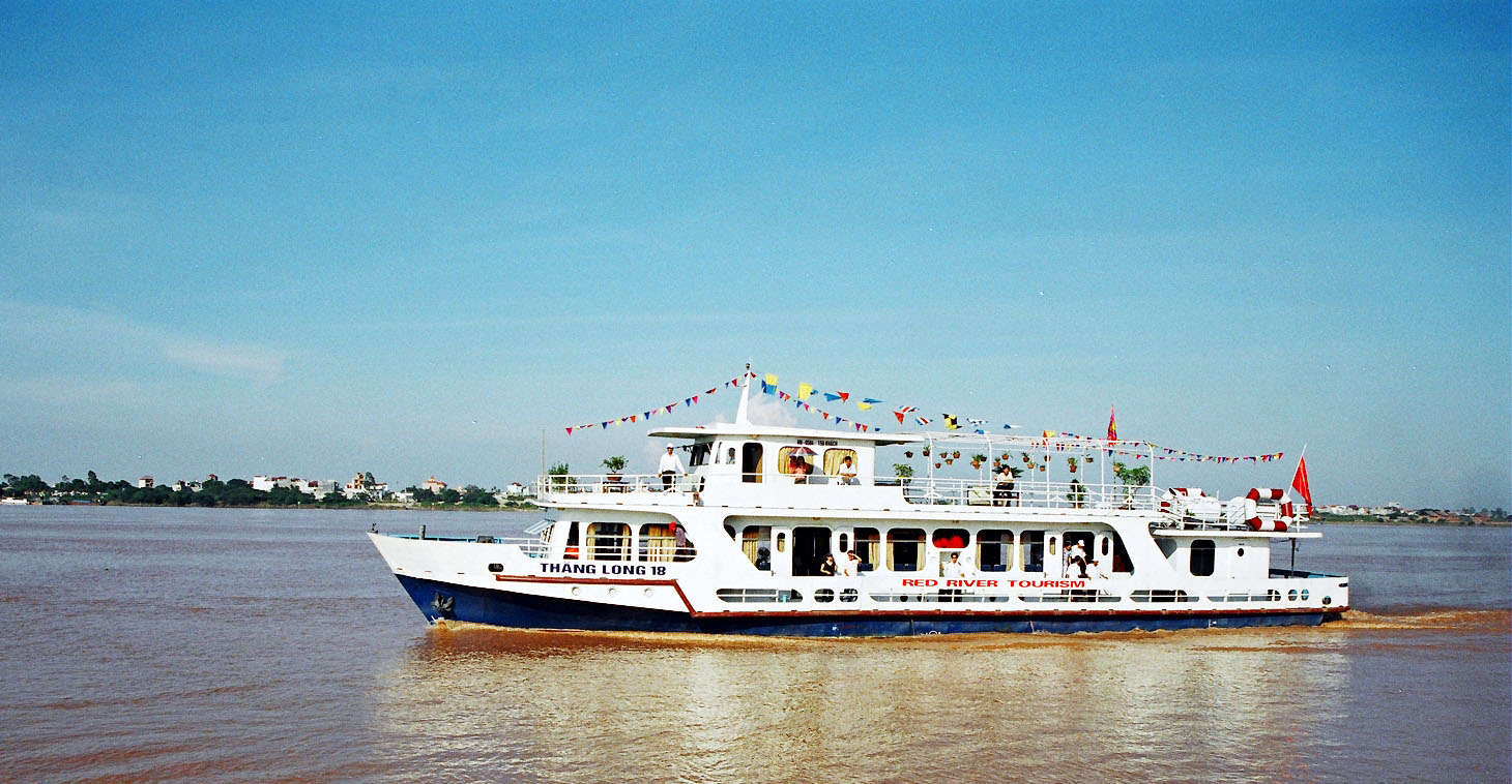 Hà Nội sắp đưa tour đường thủy trên sông Hồng vào hoạt động.