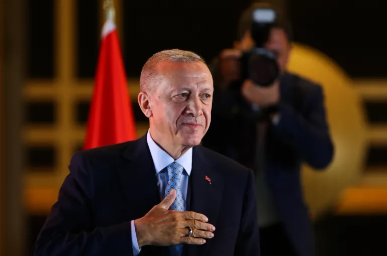 Tổng thống Tayyip Erdogan tuyên thệ sau khi tái đắc cử. Ảnh: AP